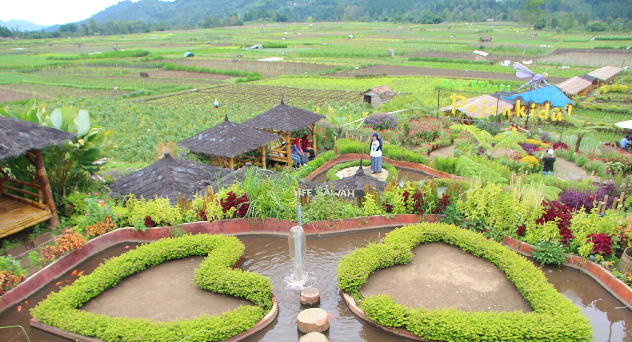 Desa Wisata Pujon Kidul dan Cafe Sawah