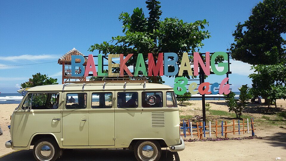 Foto 1 — Pantai Balekambang