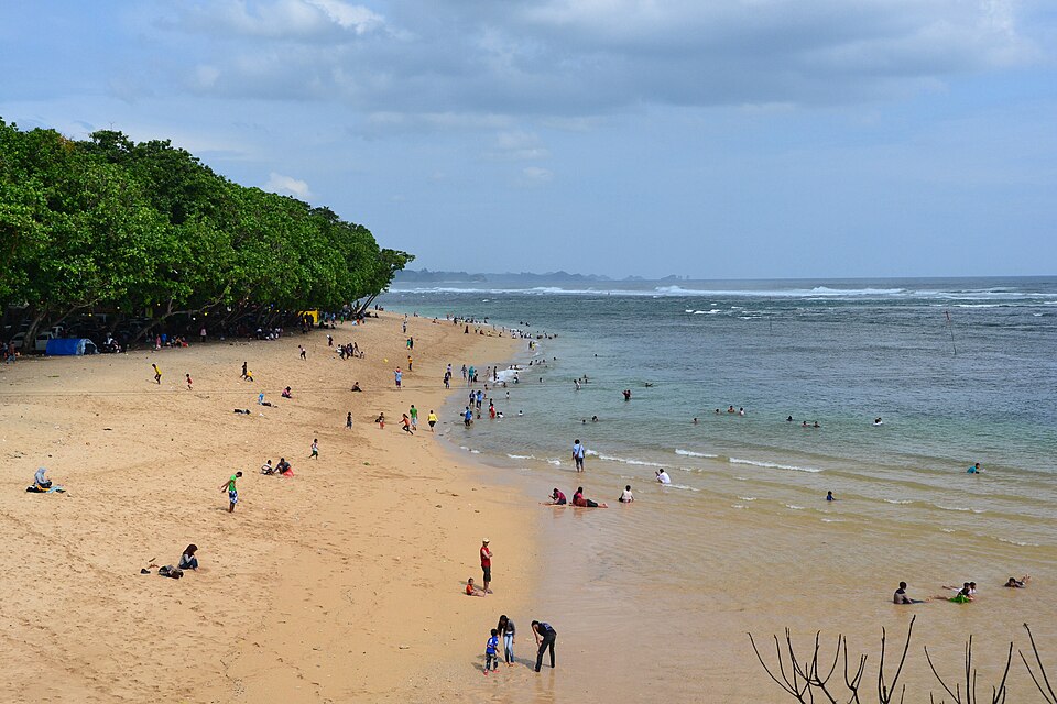 Foto 3 — Pantai Balekambang