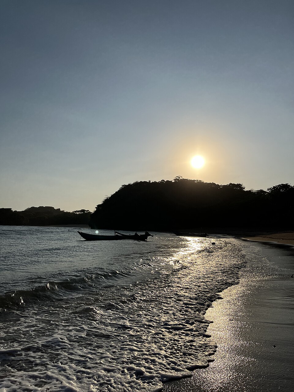 Foto 1 — Pantai Bantol