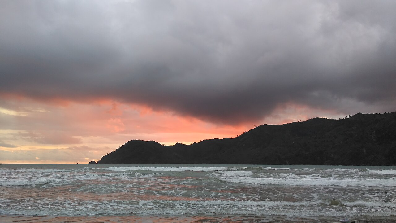 Pantai Lenggoksono