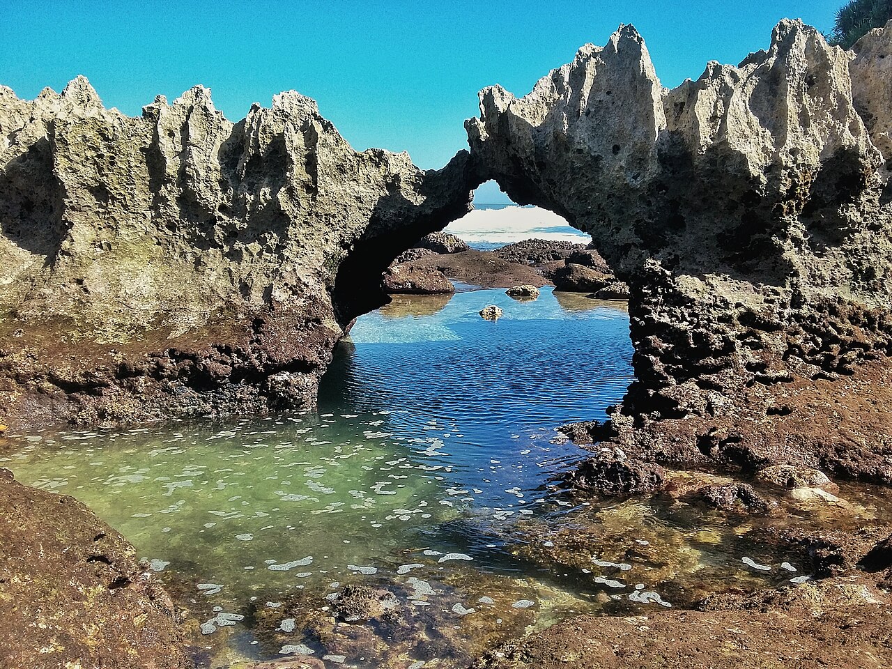 Pantai Ngliyep